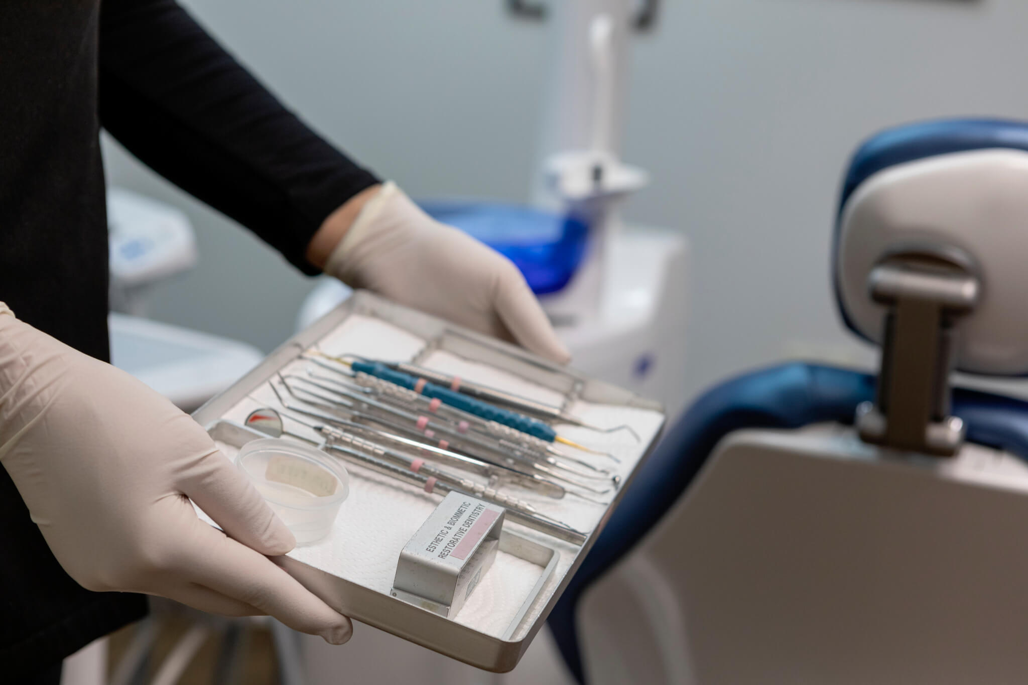 McIntoshDental_133 Tray of dental instruments for dental fillings